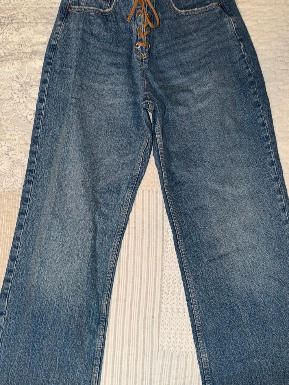 Abercrombie & Fitch High-Rise Lace-Up Waist Jeans in Denim Blue